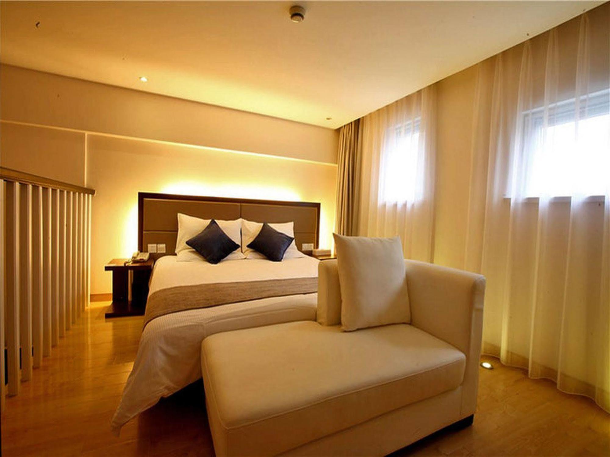Ji Hotel Jing'An Temple Shanghai Esterno foto